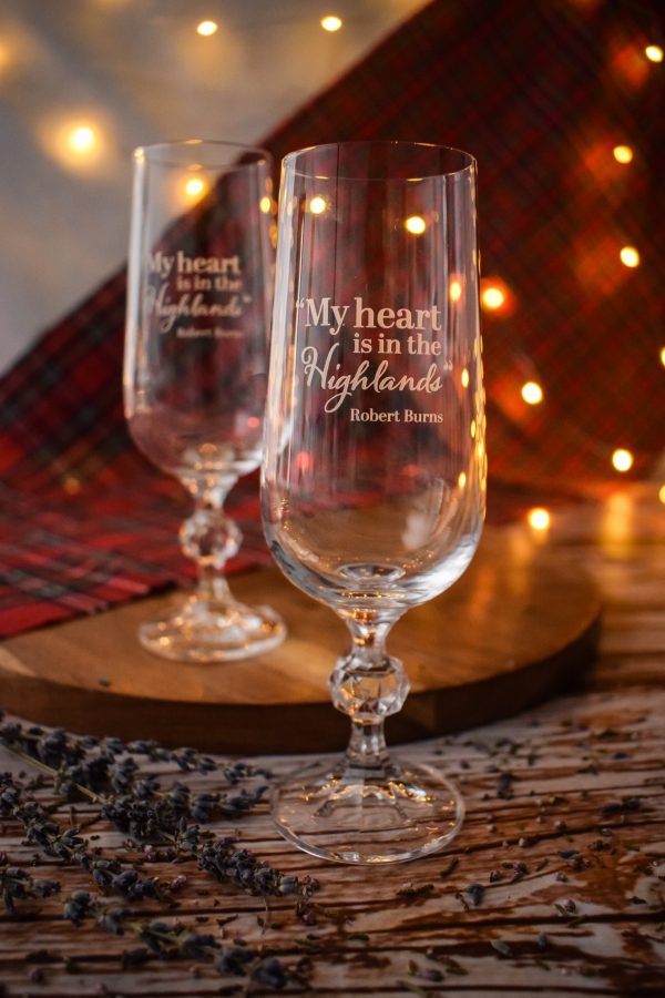 Burns Champagne Heart in the Highlands scaled crystal champagne flutes