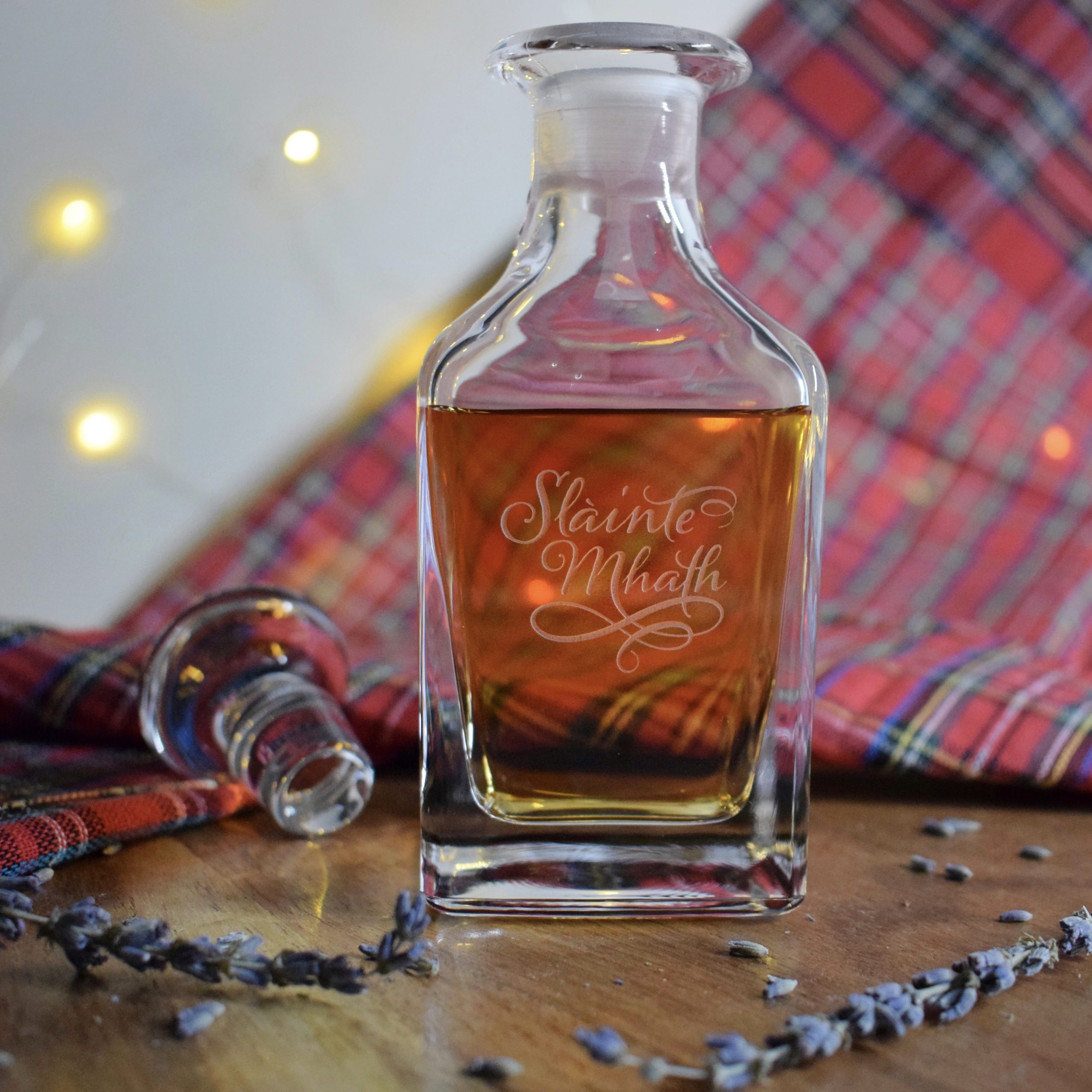 Burns Night Cap Decanter with Scottish Gift Background and Engraving