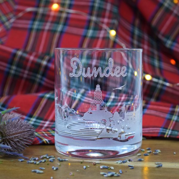 Burns Scottish Gift With Dundee Skyline Wrap Around