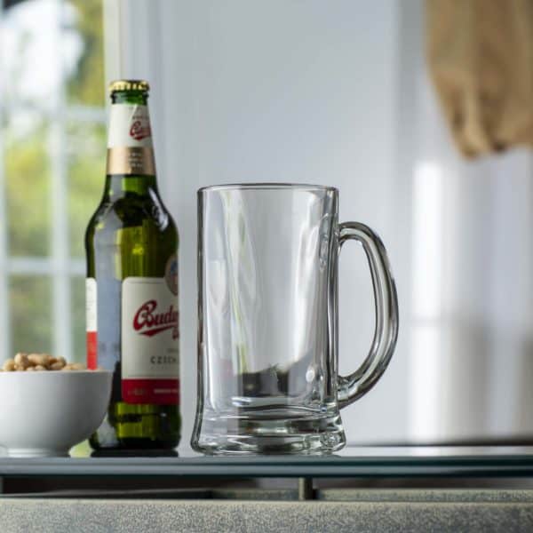 Glencairn Crystal Traditional cut crystal isn’t for everyone, the Iona Collection allows you to enjoy your drink from crystal with complete clarity. Our weighted tankard sits comfortably in the hand, perfect for enjoying a refreshing pint of beer, lager or cider! This glass is supplied in a Glencairn branded gift carton, if you're looking for a special gift for someone, personalised crystal engraving available.