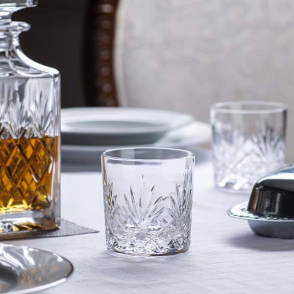 Glencairn Crystal The <a href="https://glencairn.co.uk/product-category/collections/edinburgh">Edinburgh</a> collection is our ultimate interpretation of traditional cut crystal. The tumbler glass is a classic vessel for your old-fashioned whisky with room for water, mixers and ice cubes. Supplied in a navy Glencairn Crystal gift carton, this glass is a lovely gift - or why not upgrade to a<a href="https://glencairn.co.uk/product/edinburgh-whisky-gift-set-of-2"> luxurious gift set of two glasses</a>? <strong>This product is not available for personalisation. Have a look at our <a href="https://glencairn.co.uk/product-category/collections/skye">Skye glassware collection</a> if you would like the same cut crystal engraved.</strong>